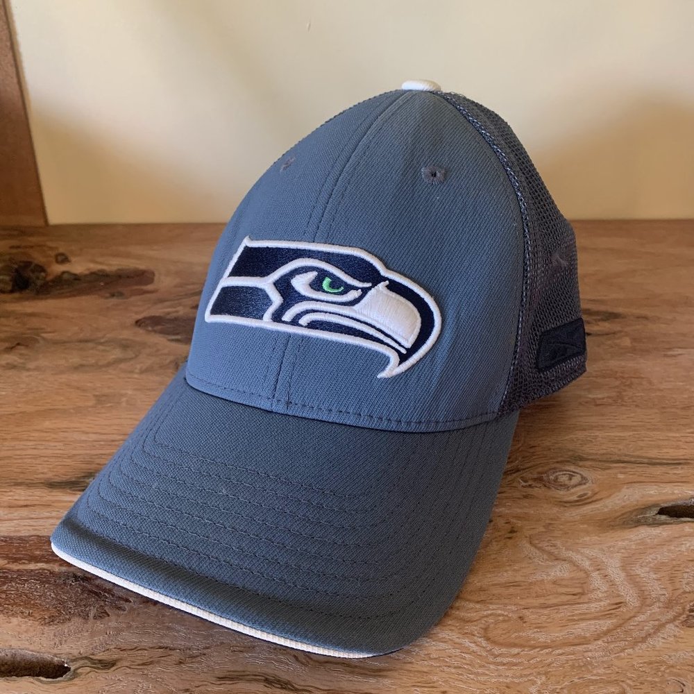 Throwback Seahawks Hat: Early 2000's - Hasselbeck era